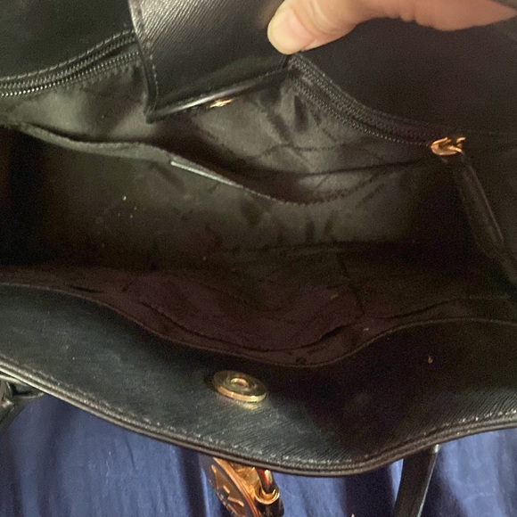 Michael Kors black purse. Good used condition - Picture 5 of 6